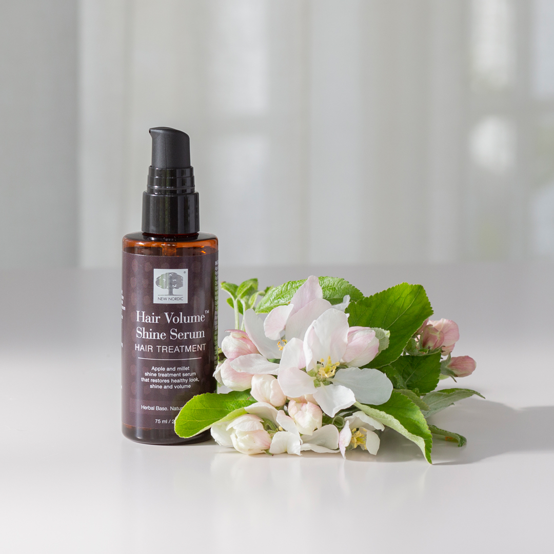 407-IG_HVShineSerum_AppleFlower_JBP5405_NewNordic_17_20_maj_22_0219_J_INT (1).jpg